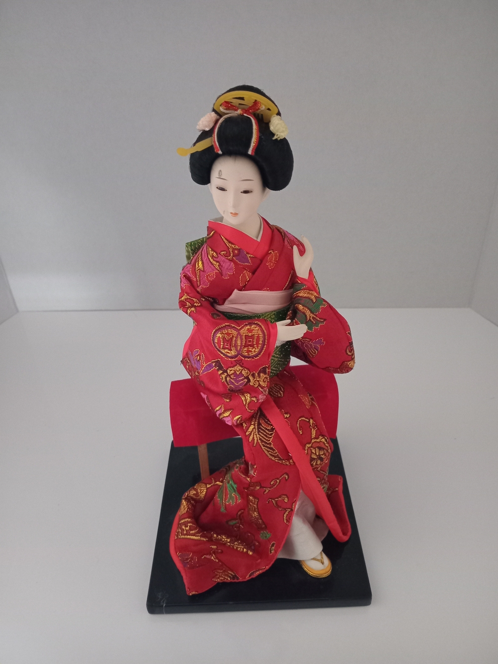 Japanese Geisha Style Doll Red Gold Kimono Seated 11" Home Decor